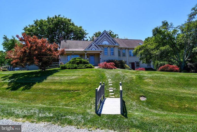 11061 Tottenham Ln, Reston, VA 20194