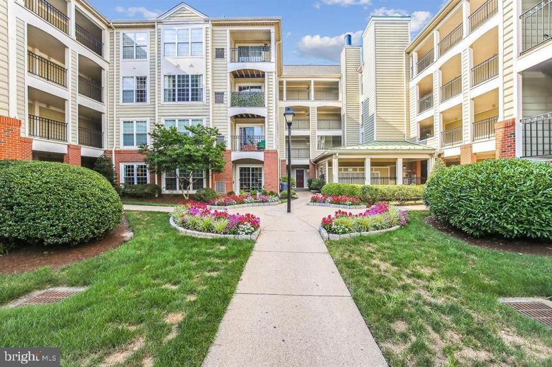 1100 Quaker Hill Dr #127, Alexandria, VA 22314
