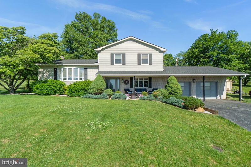 13724 Hillside Ave, Thurmont, MD 21788