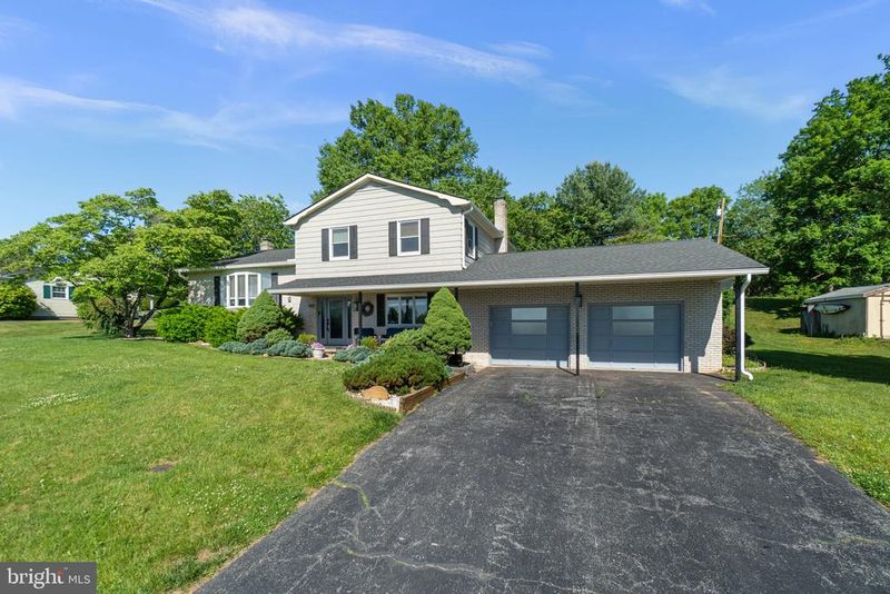 13724 Hillside Ave, Thurmont, MD 21788
