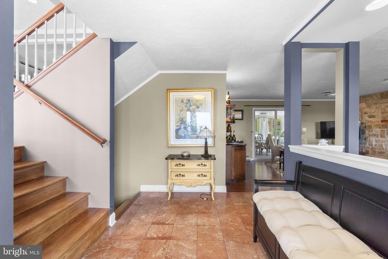 13724 Hillside Ave, Thurmont, MD 21788
