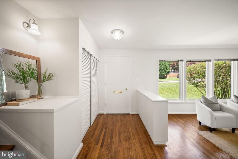 703 N Mansfield St, Alexandria, VA 22304