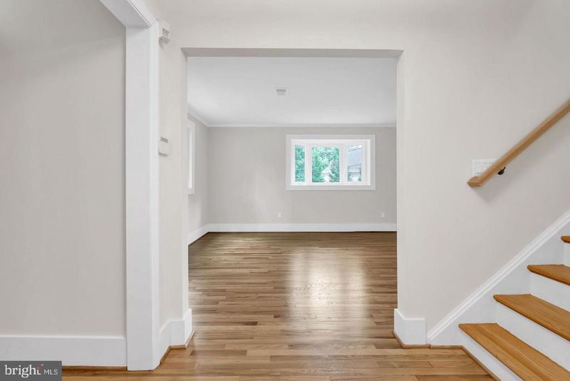 10911 Chandler Rd, Potomac, MD 20854