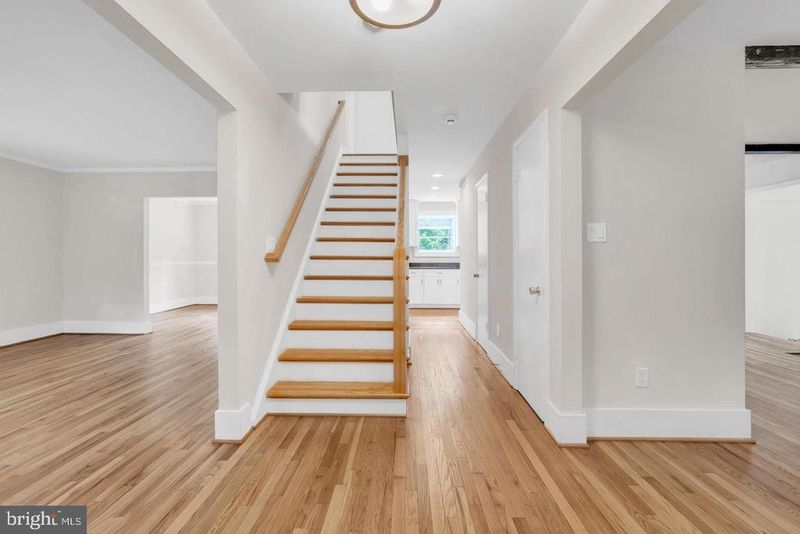 10911 Chandler Rd, Potomac, MD 20854