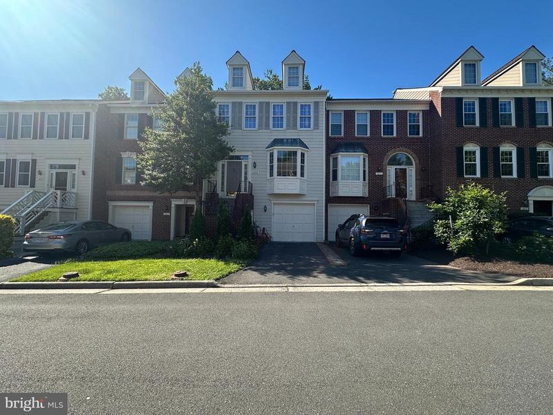 6809 Mclean Province Cir, Falls Church, VA 22043
