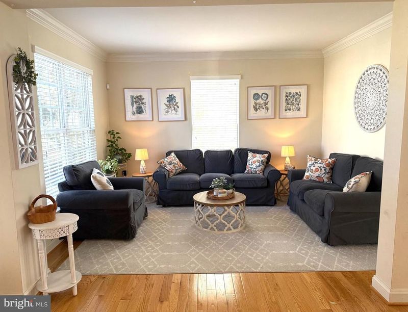 6148 Michener Dr, Haymarket, VA 20169