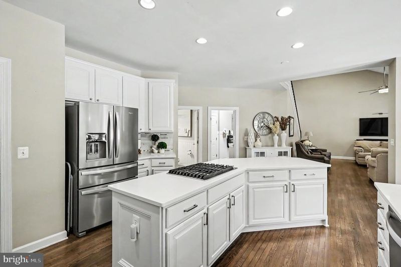 42498 Longacre Dr, Chantilly, VA 20152