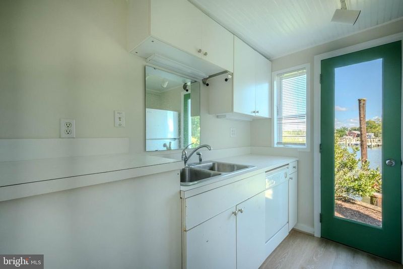 6062 Drum Point Rd, Deale, MD 20751