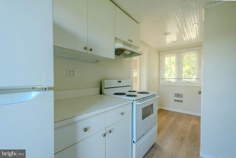 6062 Drum Point Rd, Deale, MD 20751