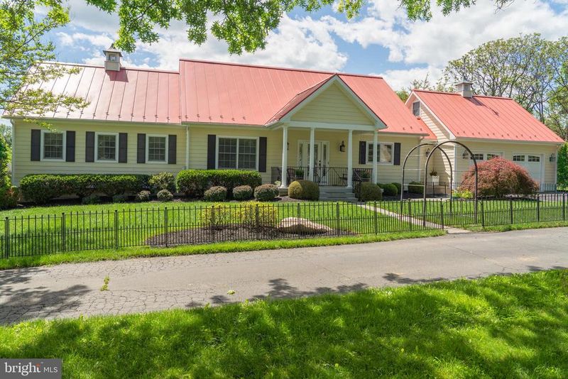38527 Rickard Rd, Lovettsville, VA 20180