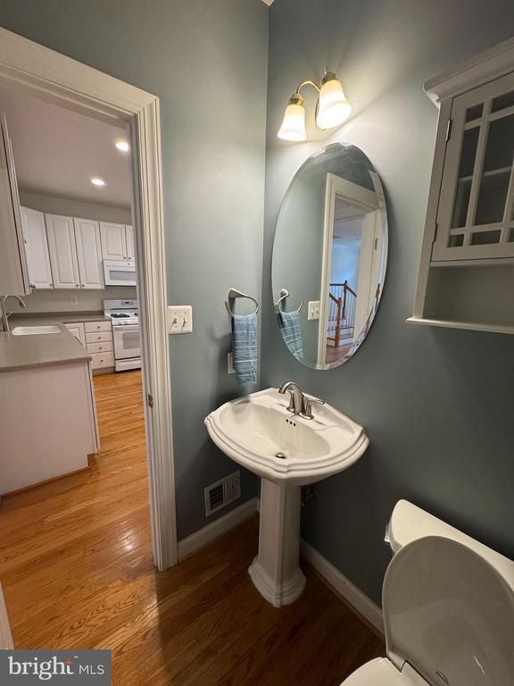 504 N Thomas St, Arlington, VA 22203