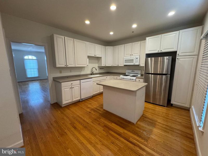 504 N Thomas St, Arlington, VA 22203