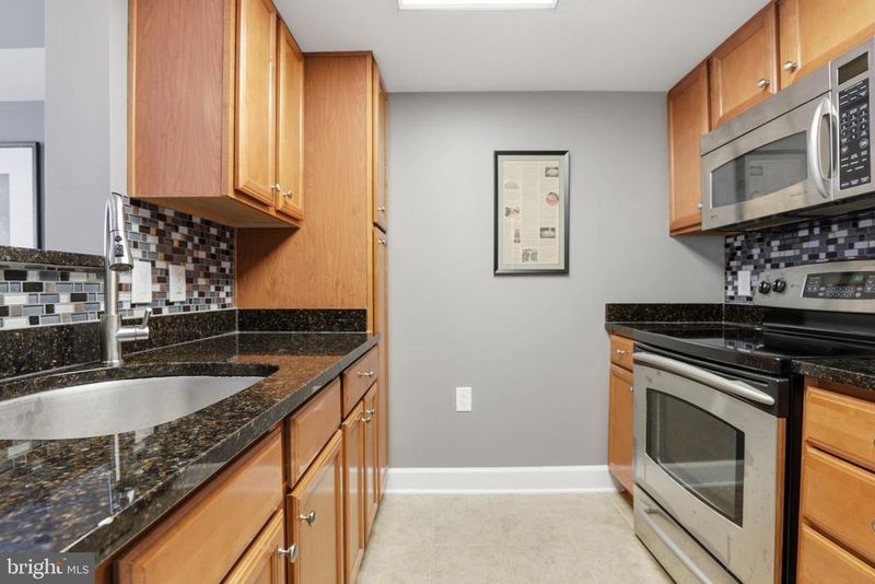 11800 Sunset Hills Rd #218, Reston, VA 20190