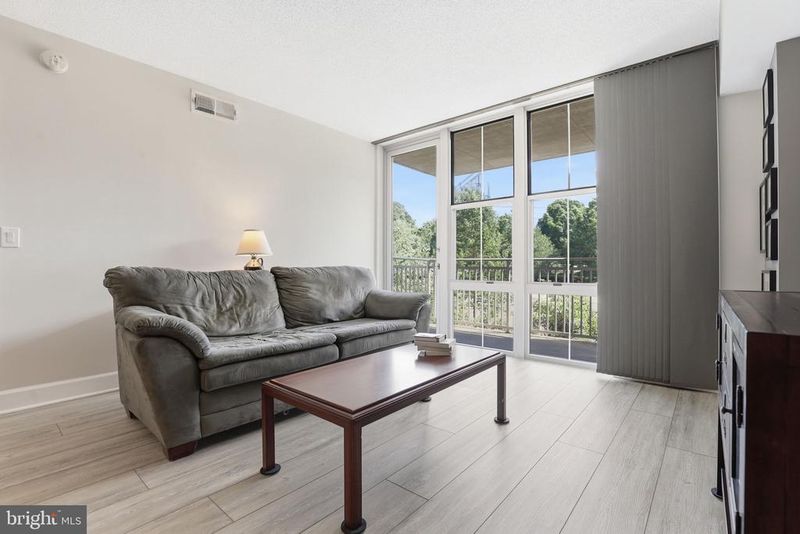 11800 Sunset Hills Rd #218, Reston, VA 20190