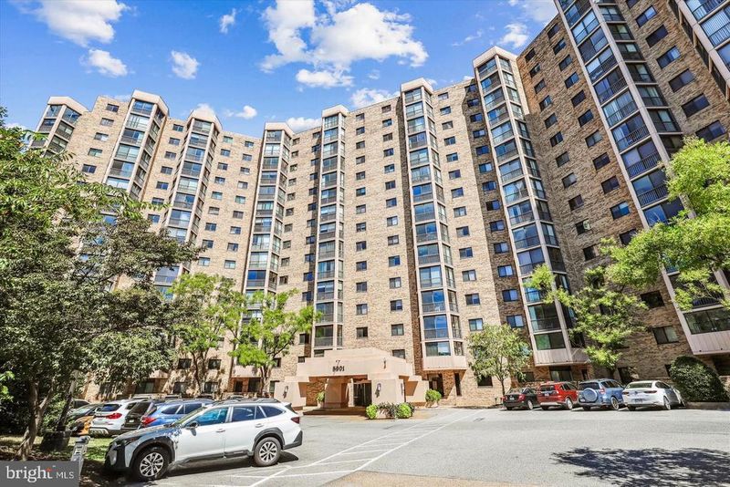 5901 Mount Eagle Dr #104, Alexandria, VA 22303