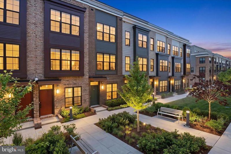 7331 Blade Dr, Falls Church, VA 22042