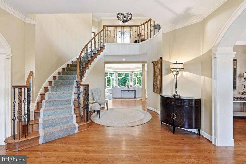 7818 Crownhurst Ct, Mclean, VA 22102