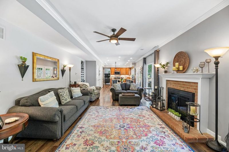 7004 Green Spring Ln, Alexandria, VA 22306