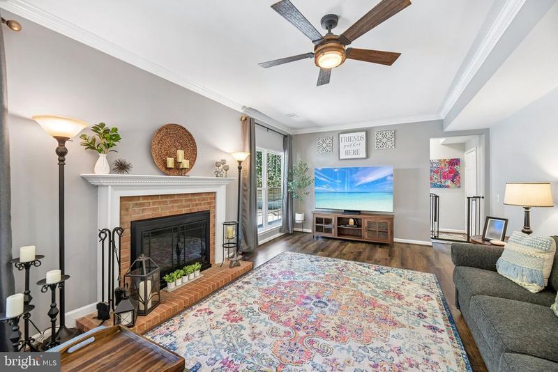 7004 Green Spring Ln, Alexandria, VA 22306