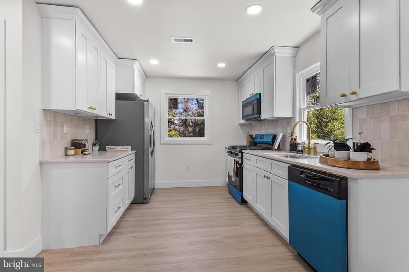 1304 Cobb Ct, Woodbridge, VA 22191