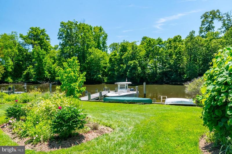 615 Canal Ln, Annapolis, MD 21409