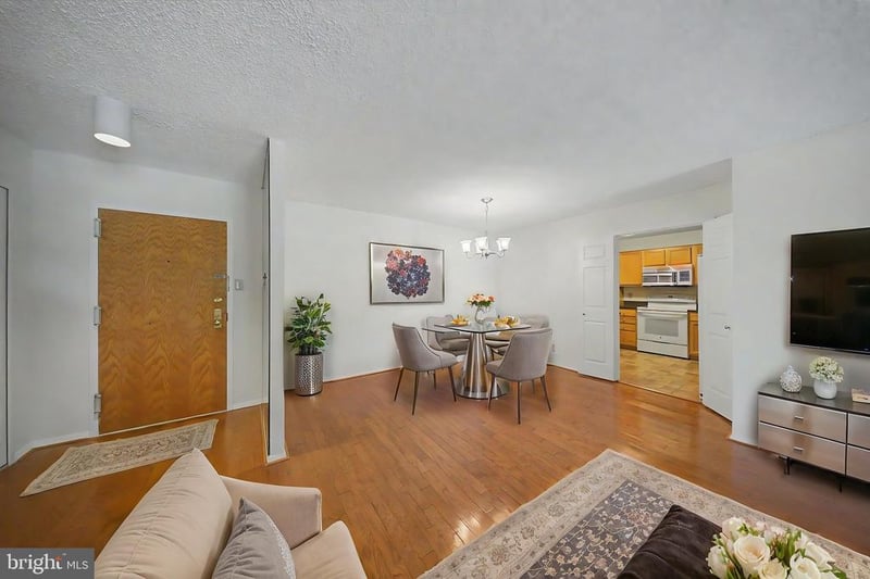 1800 Old Meadow Rd #920, Mclean, VA 22102