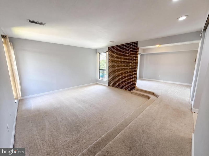 9907 Blundon Dr #302, Silver Spring, MD 20902