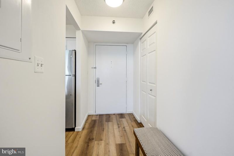 10101 Grosvenor Pl #910, Rockville, MD 20852