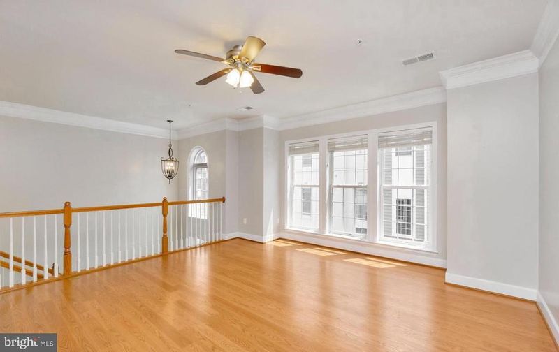 2337 Brookmoor Ln, Woodbridge, VA 22191