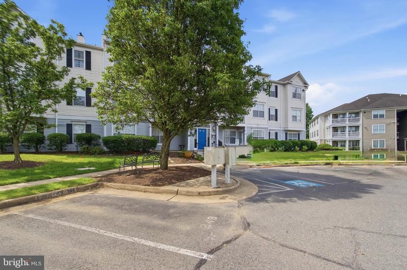 8058 Lisle Dr #104, Manassas, VA 20109