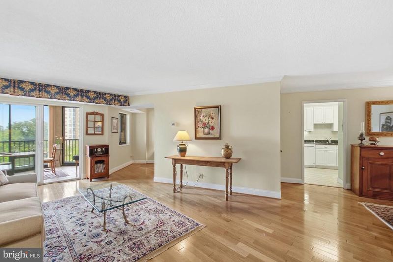5902 Mount Eagle Dr #703, Alexandria, VA 22303