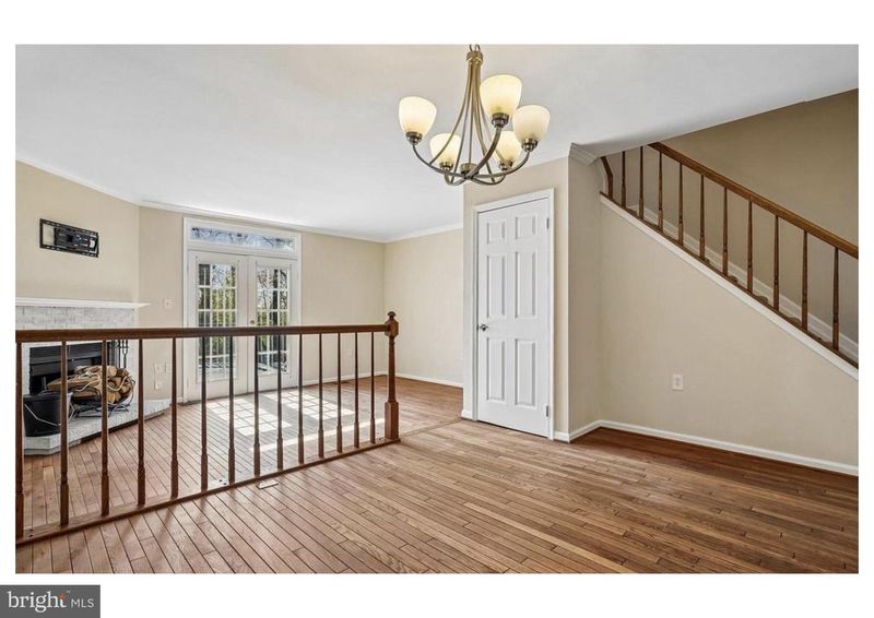 14033 Betsy Ross Ln, Centreville, VA 20121