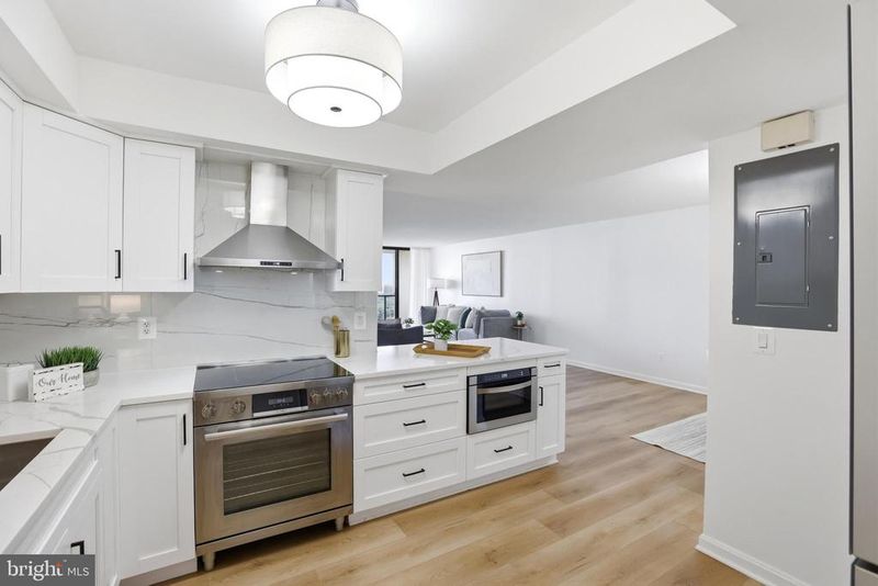1101 S Arlington Ridge Rd #710, Arlington, VA 22202