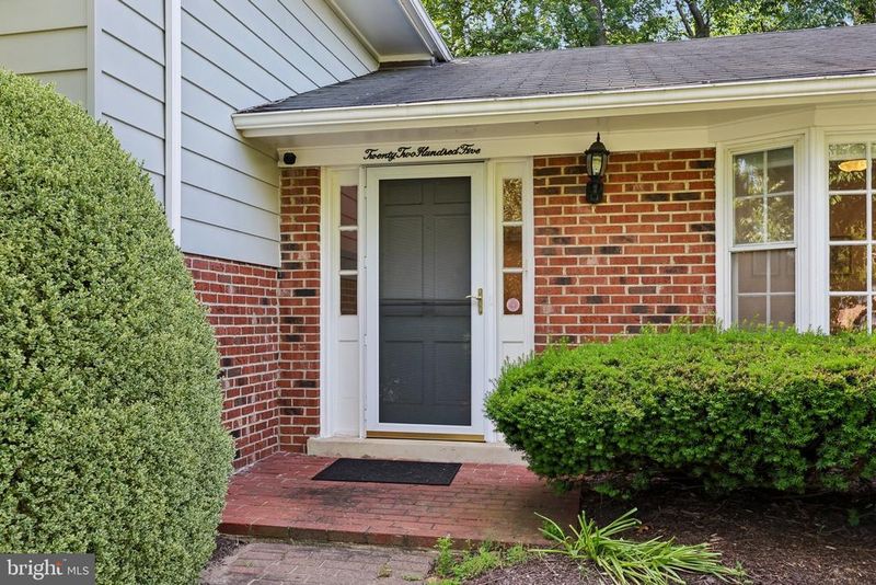 2205 Abbotsford, Vienna, VA 22181
