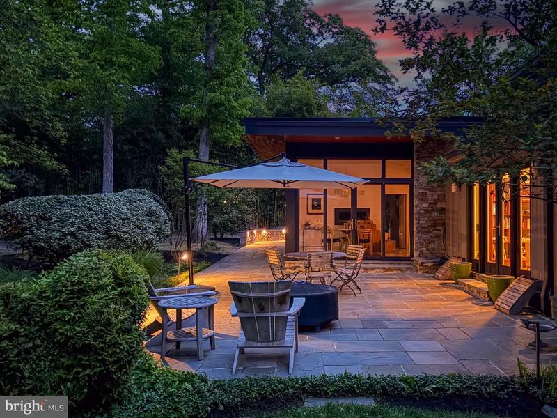 7736 Tauxemont Rd, Alexandria, VA 22308