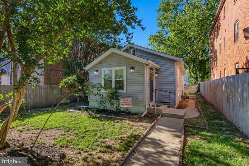 3116 E St SE, Washington, DC 20019