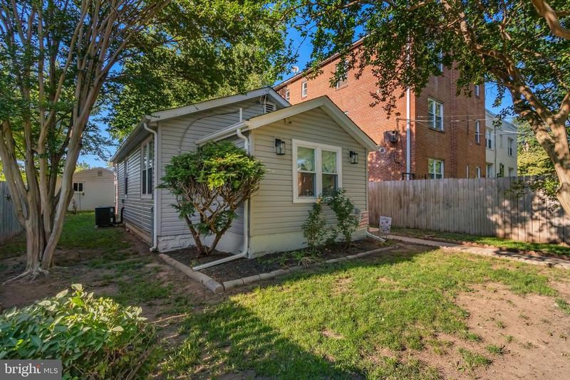 3116 E St SE, Washington, DC 20019