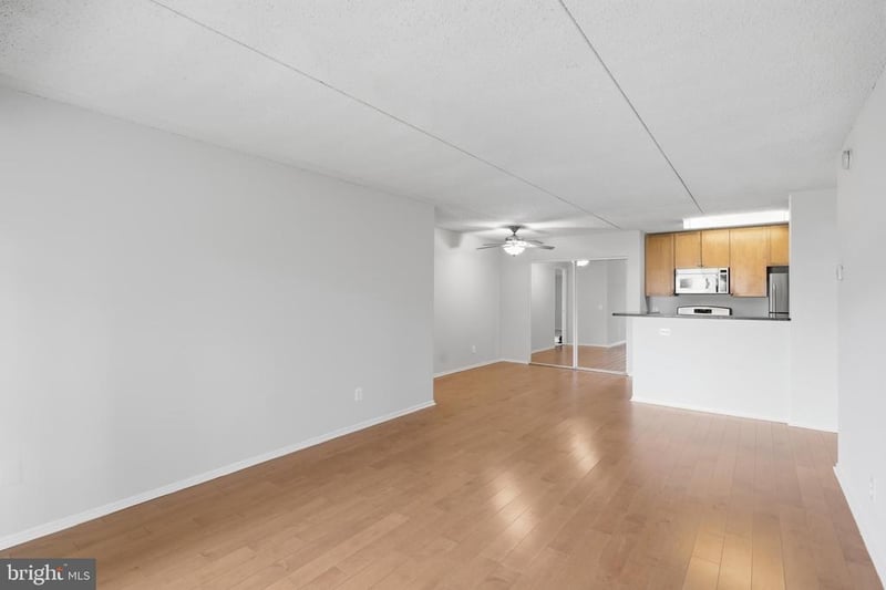 60 S Van Dorn St #202, Alexandria, VA 22304