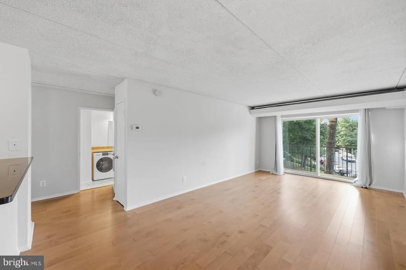 60 S Van Dorn St #202, Alexandria, VA 22304