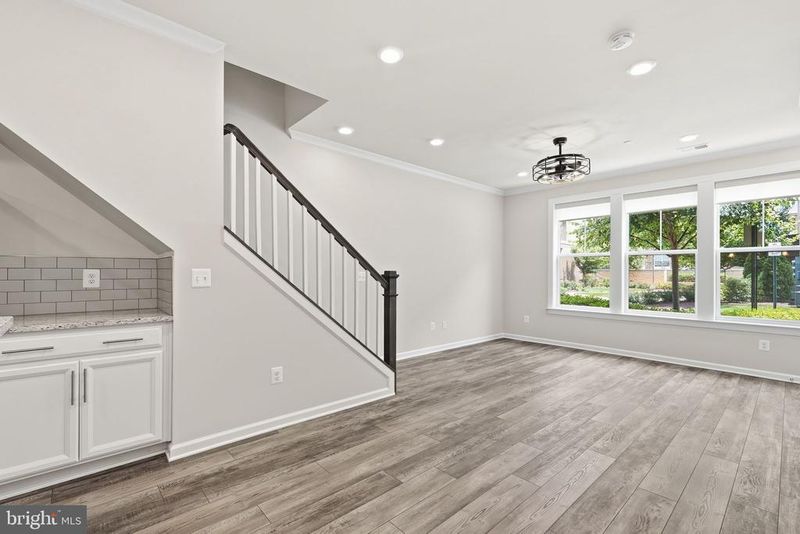 45208 Lettermore Sq, Sterling, VA 20166