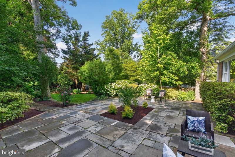4722 Cumberland Ave, Chevy Chase, MD 20815