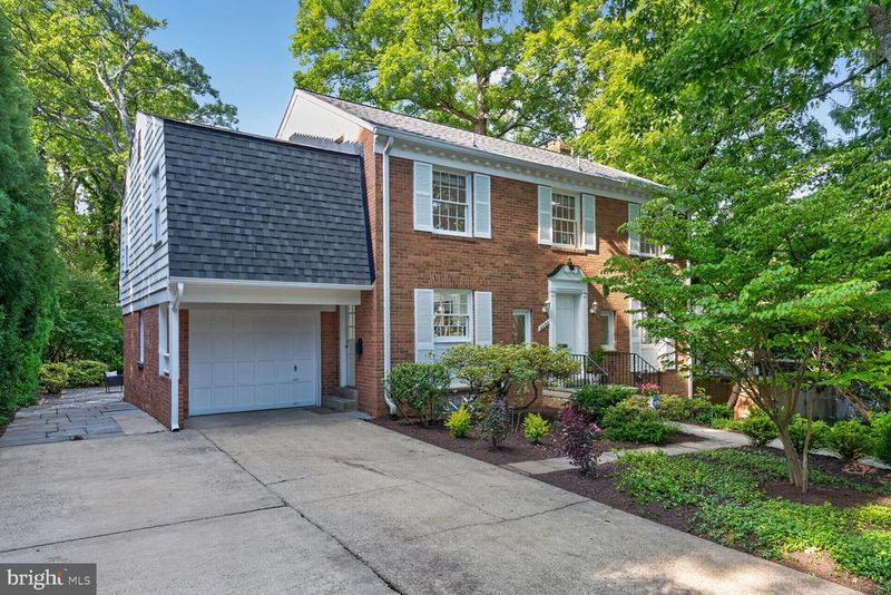 4722 Cumberland Ave, Chevy Chase, MD 20815