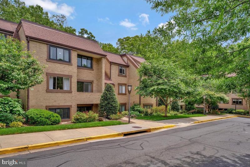 1663 Parkcrest Cir #200, Reston, VA 20190