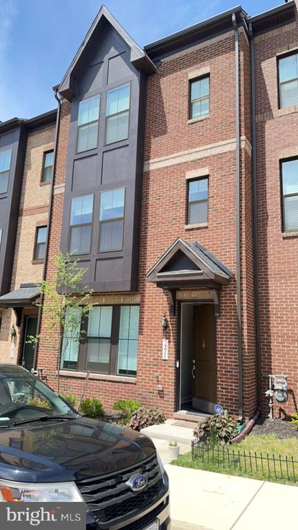 7224 Mountaineer Dr, Alexandria, VA 22306