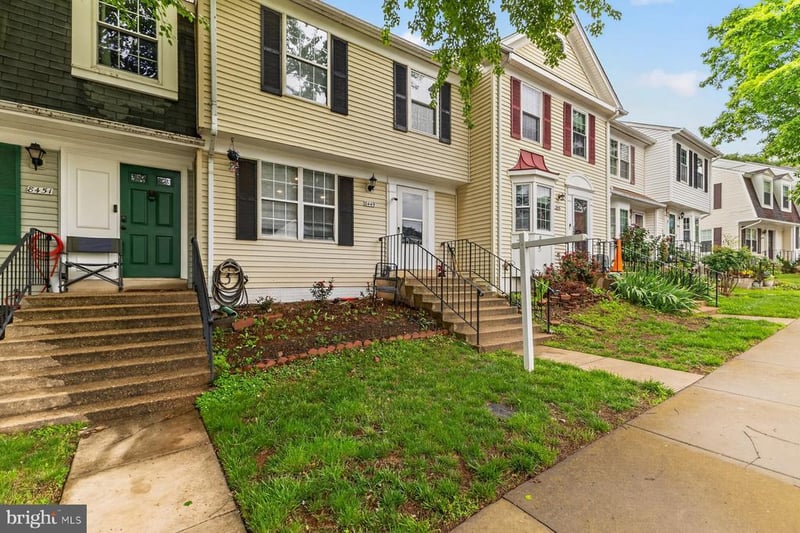 8449 Georgian Ct, Manassas, VA 20110