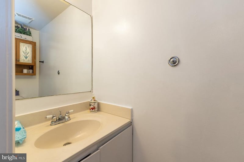 8449 Georgian Ct, Manassas, VA 20110