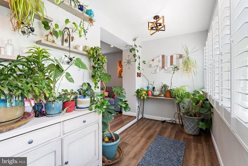 112 Lynhaven Dr, Alexandria, VA 22305