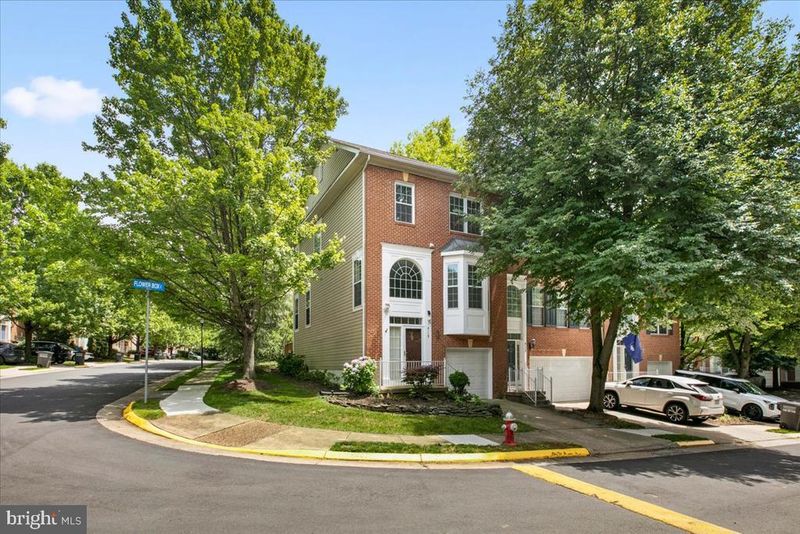 4113 Flower Box Ct, Fairfax, VA 22030