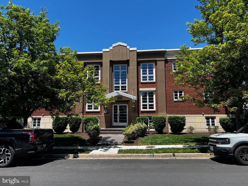 1219 Oronoco St #101, Alexandria, VA 22314