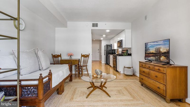 1117 10th St NW #505, Washington, DC 20001